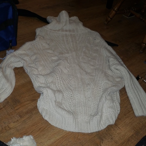 Cableknit zip up cardigan - Picture 3 of 6